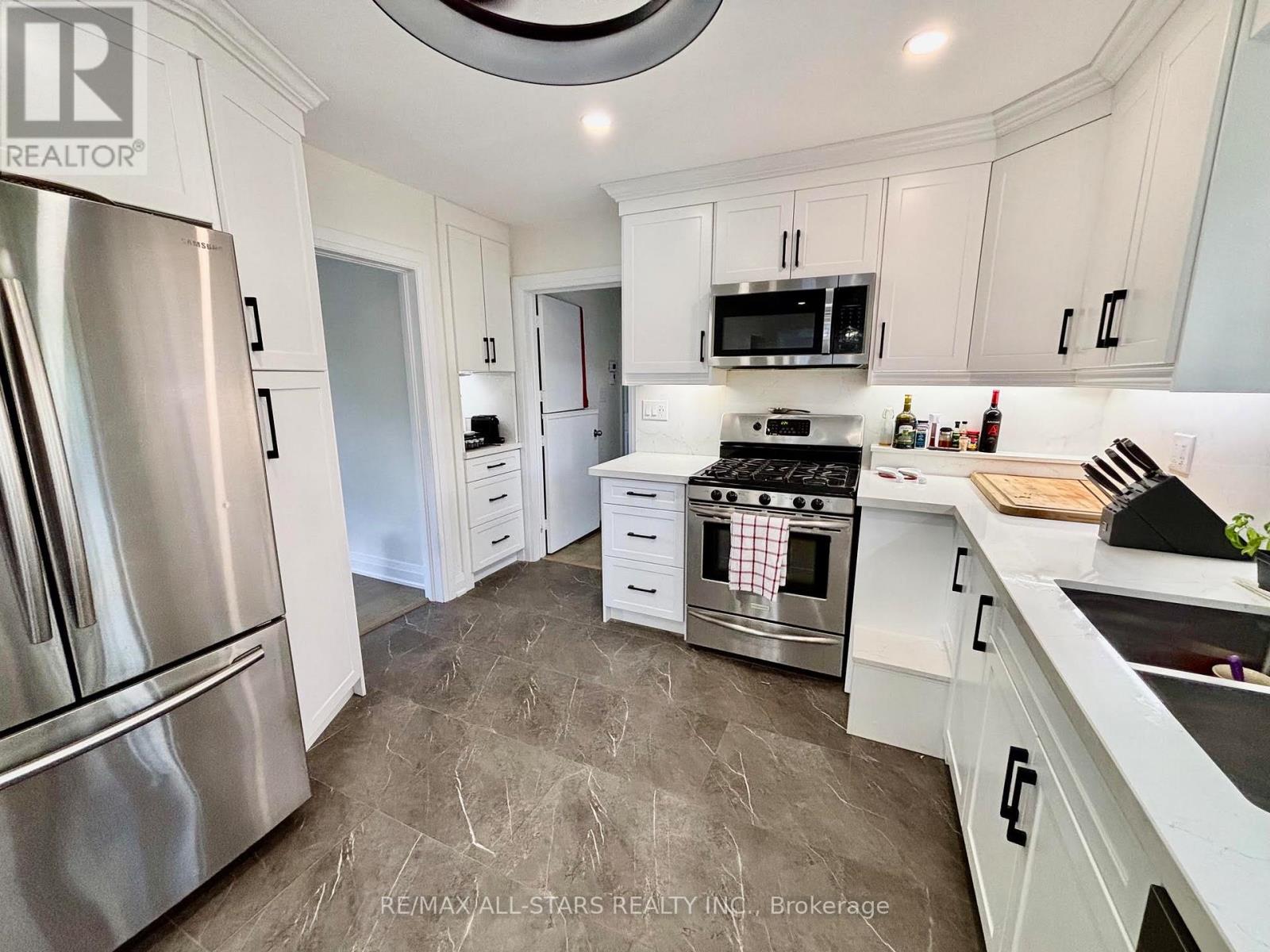 4331 MALCOLM STREET - 11