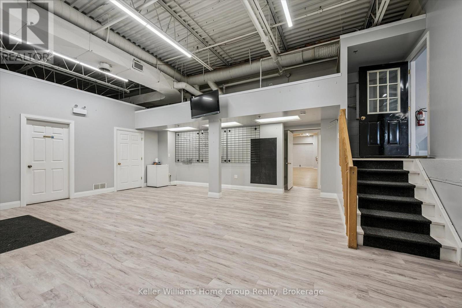 380 ST ANDREW STREET W, Centre Wellington (Fergus) — photo 4