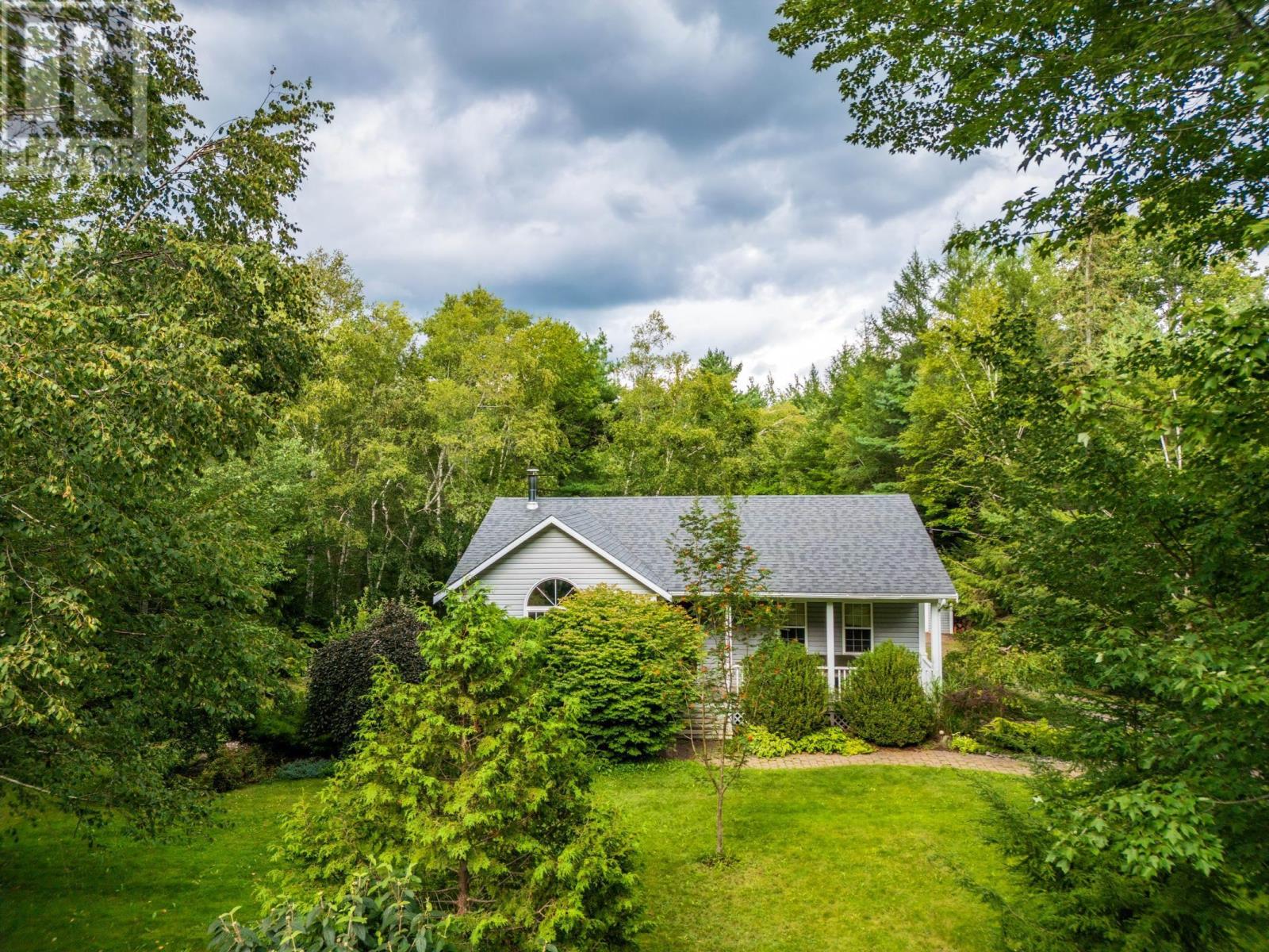75 Lawrence Road, Windermere — photo 4