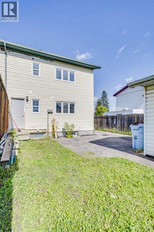 33 Poplar Crescent - 33