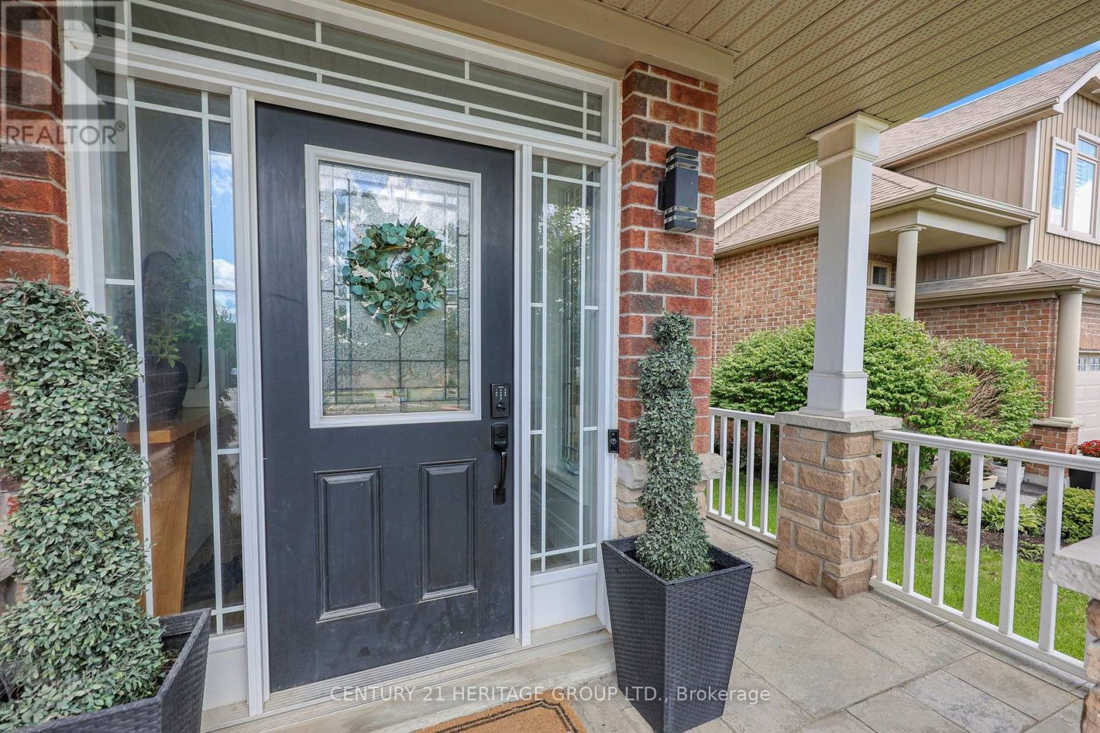 203 GRAY AVENUE, New Tecumseth (Alliston) — photo 2