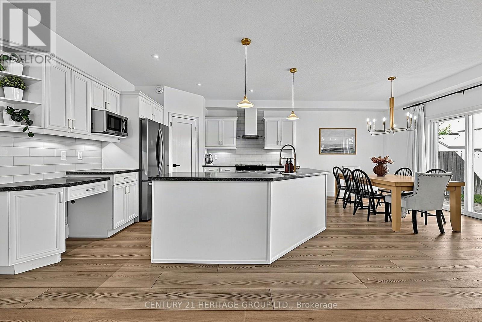 203 GRAY AVENUE, New Tecumseth (Alliston) — photo 6