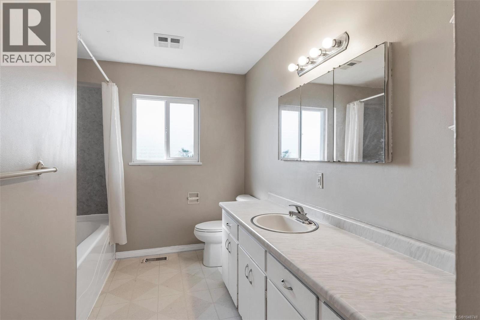 909 Shearwater St - Image 26