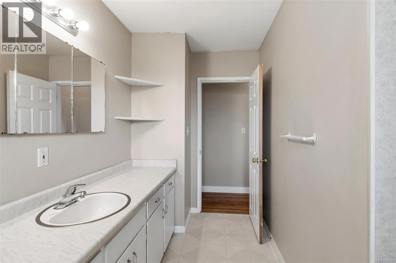 909 Shearwater St - 27