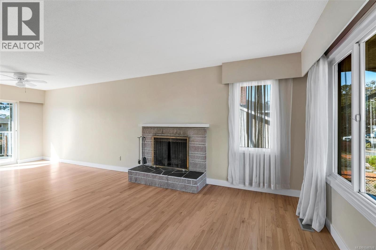 909 Shearwater St - 7