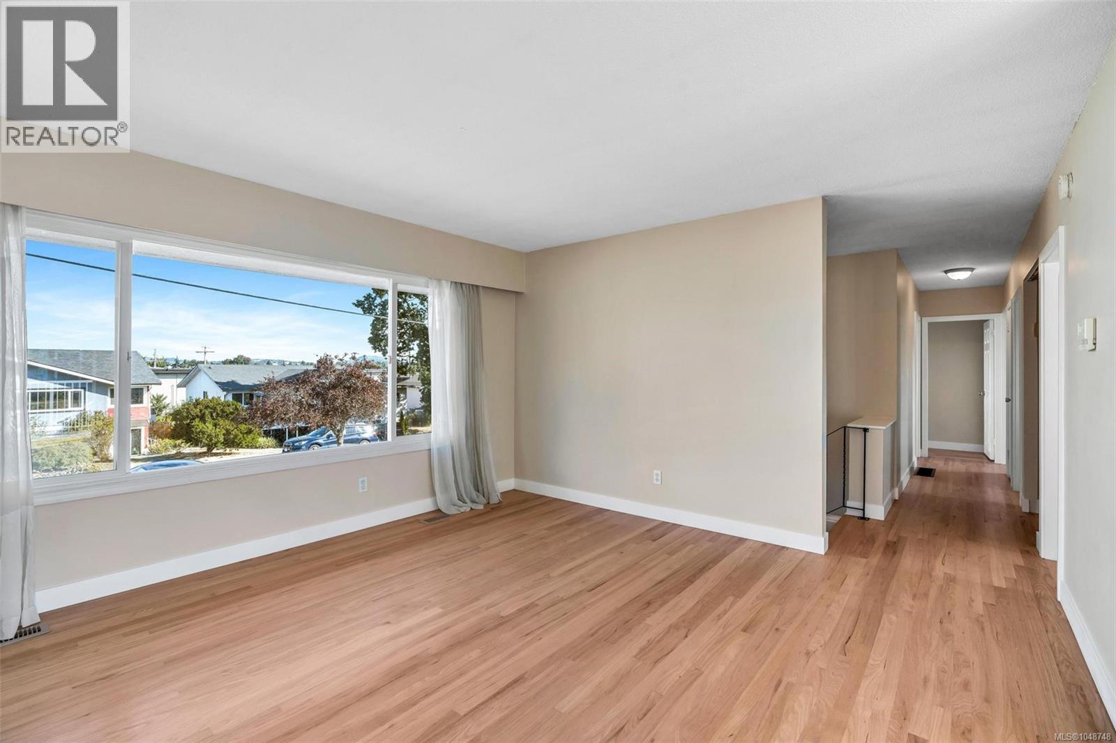 909 Shearwater St - Image 4