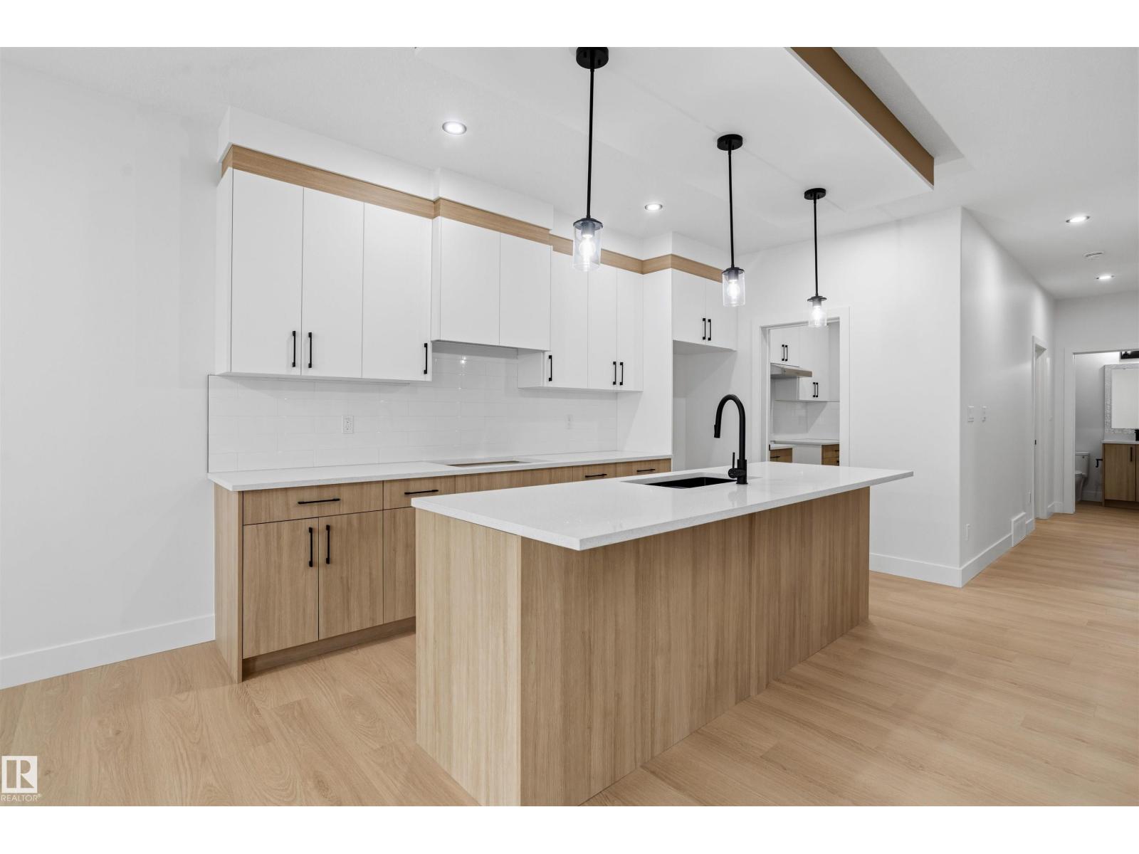 2411 209 ST NW - 10