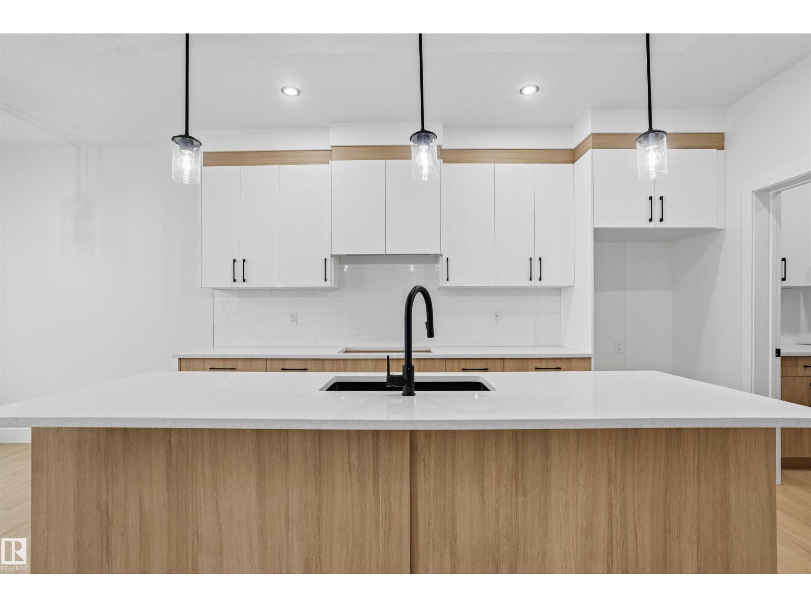 2411 209 ST NW - 9