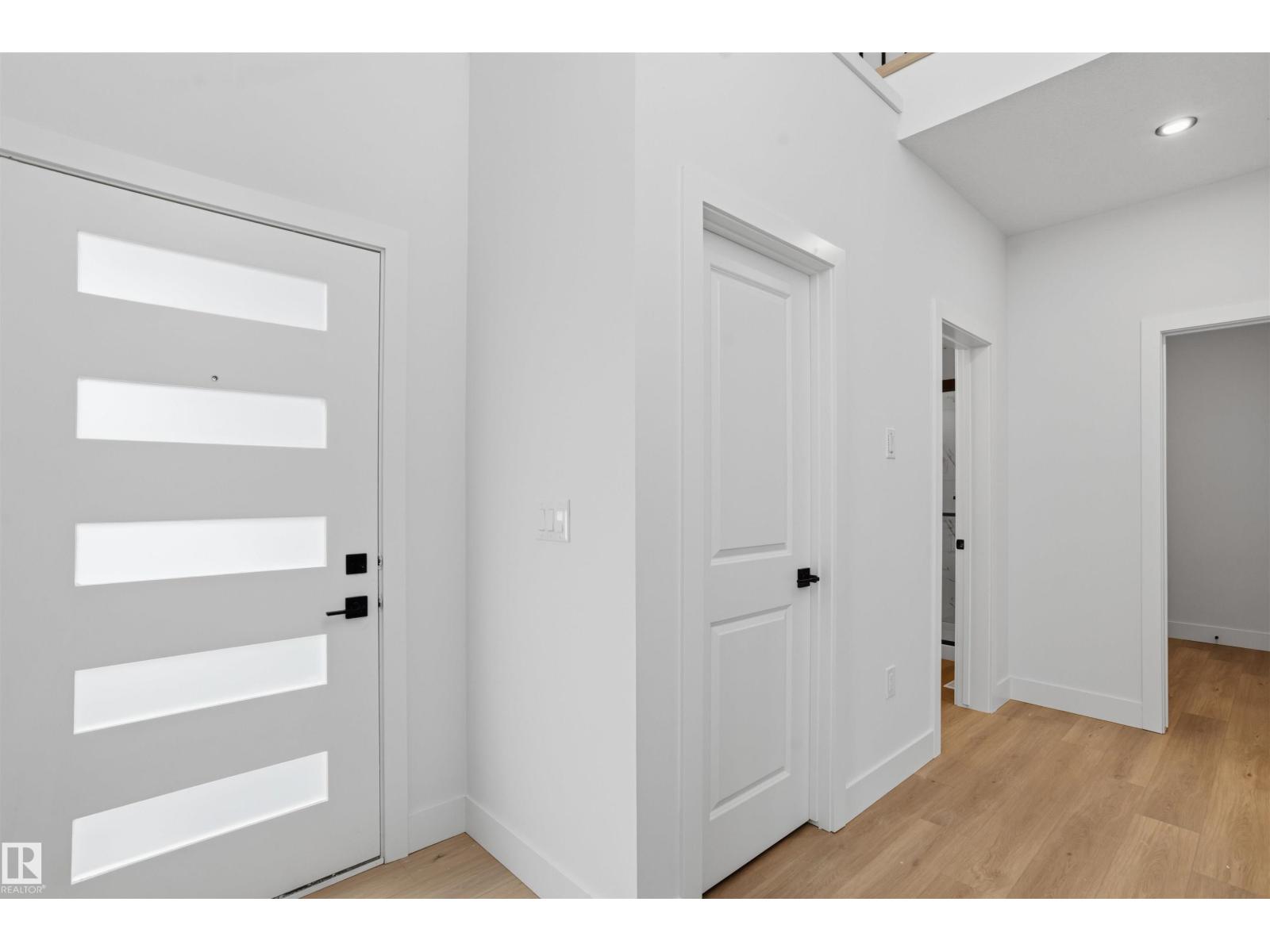 8421 223A ST NW, Rosenthal (Edmonton), Edmonton photo 4