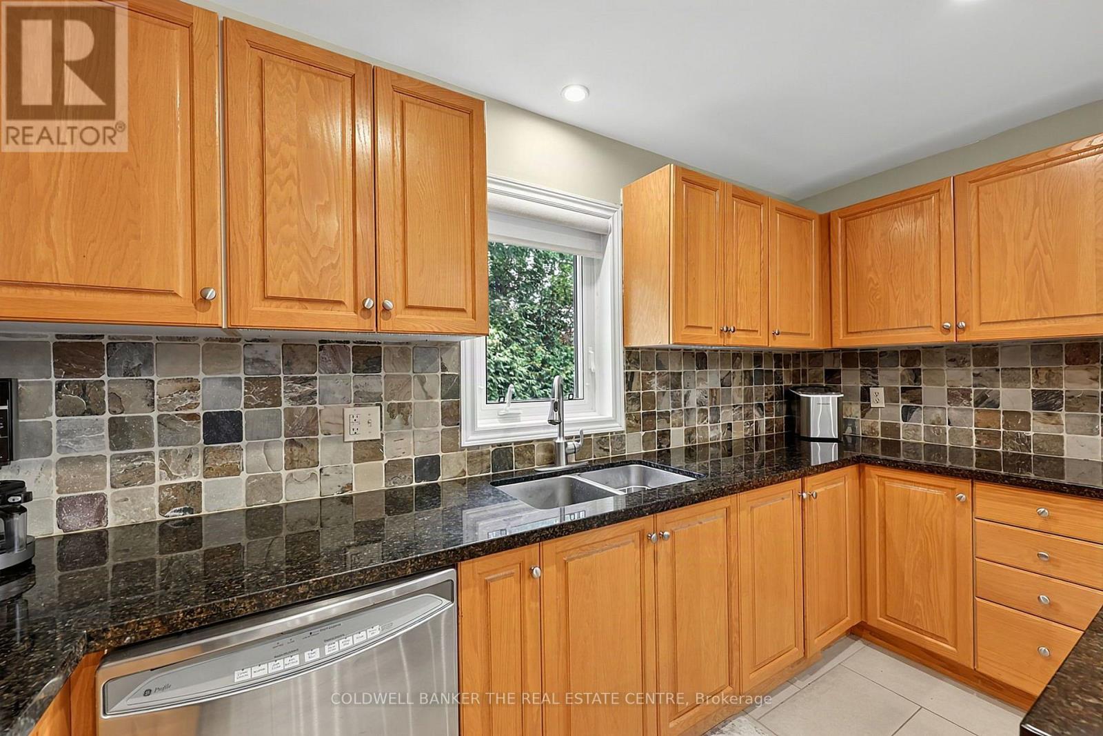 37 FALLING BROOK DRIVE - Image 17
