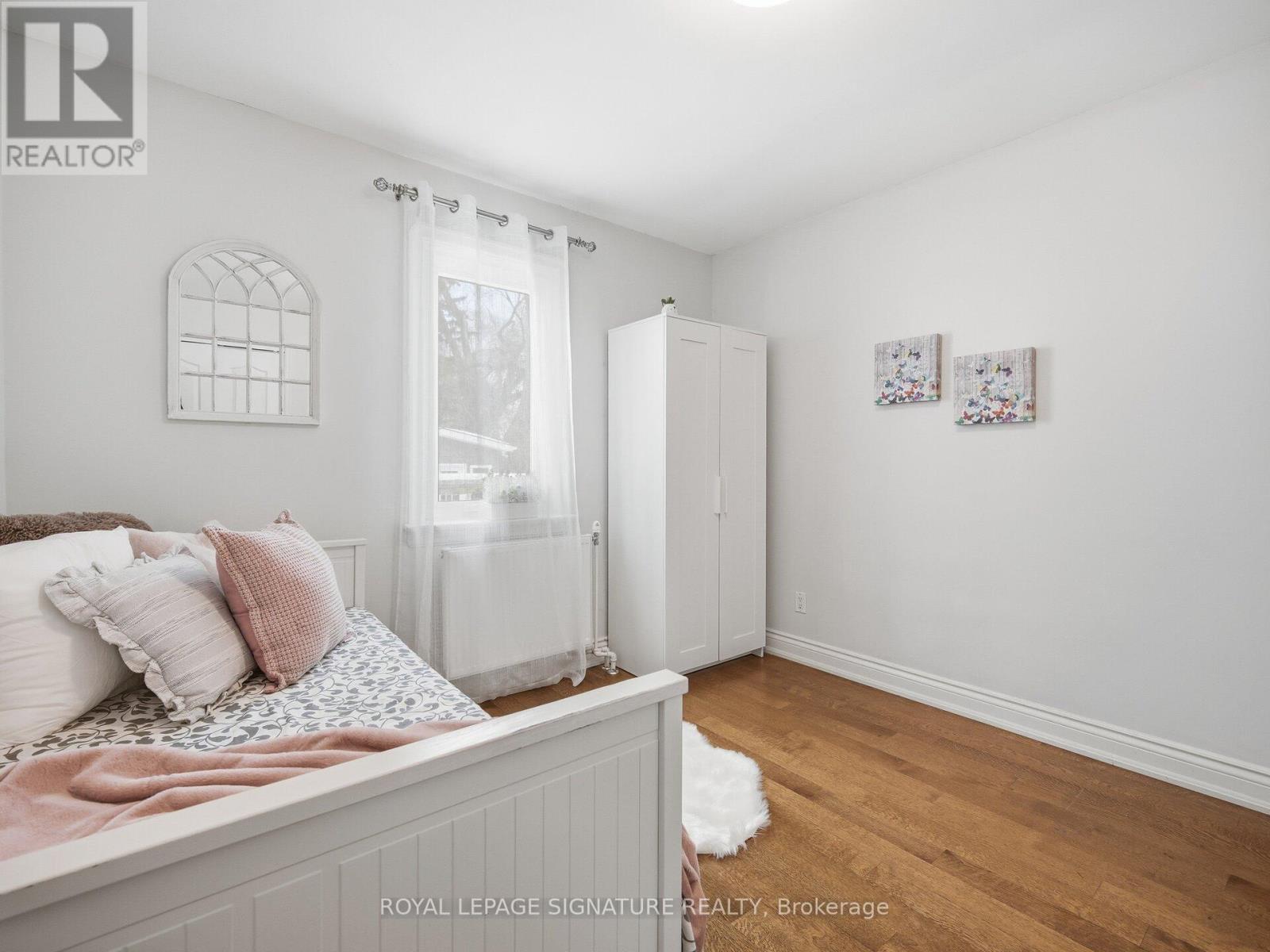 205 PRINCE EDWARD DRIVE S - 12