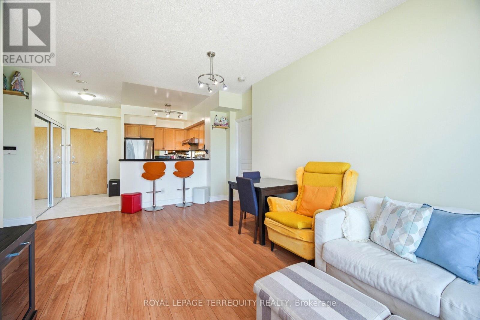 #911 5 MARINE PARADE DRIVE - 16