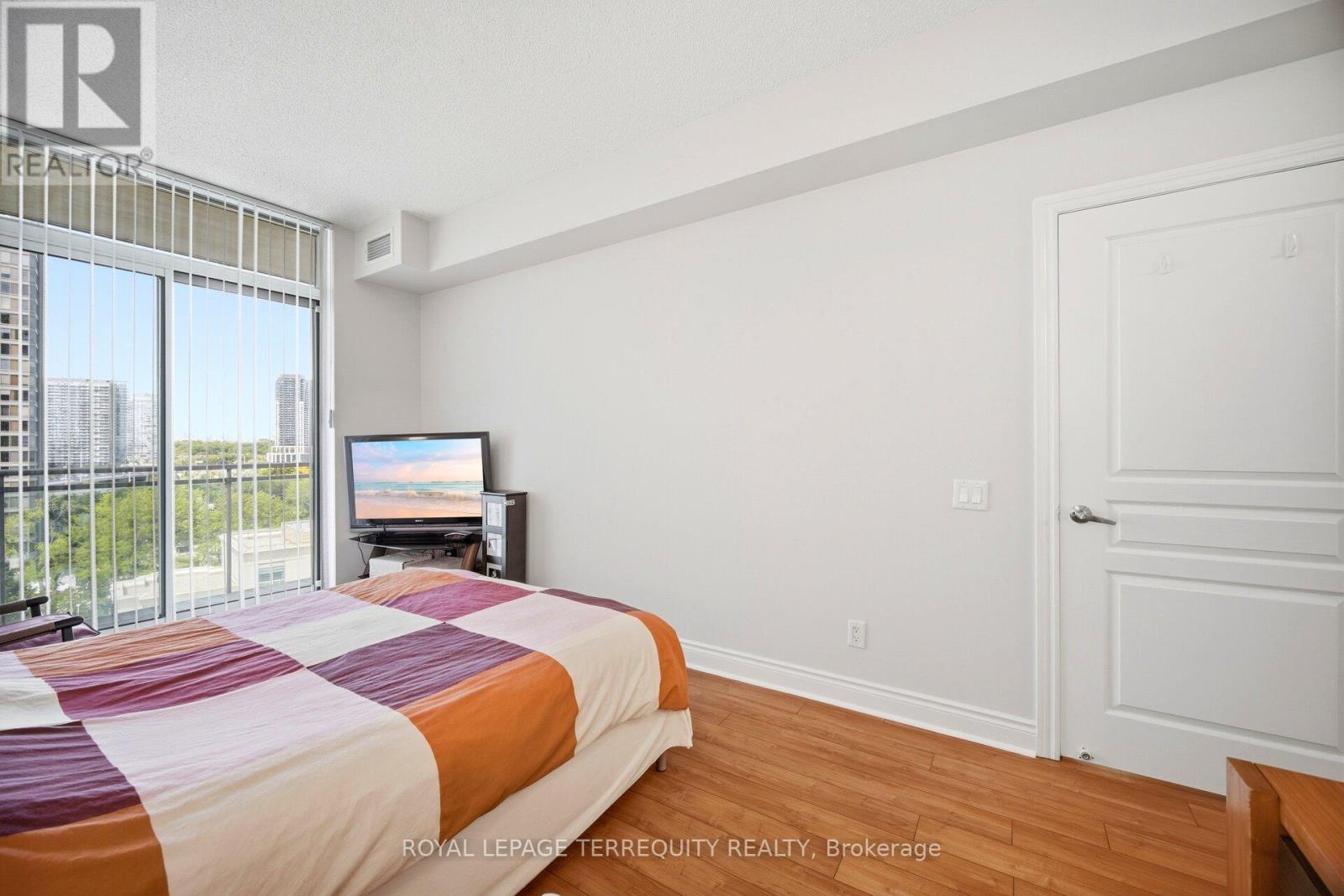 #911 5 MARINE PARADE DRIVE - 17