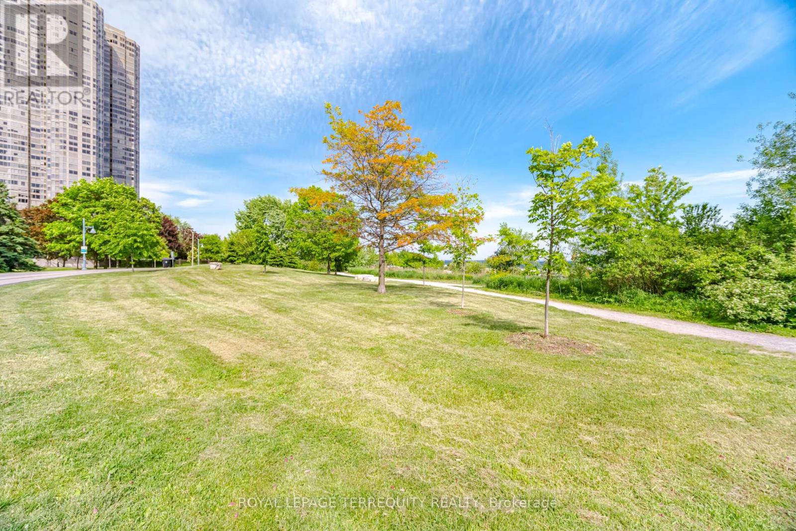 #911 5 MARINE PARADE DRIVE - Image 25