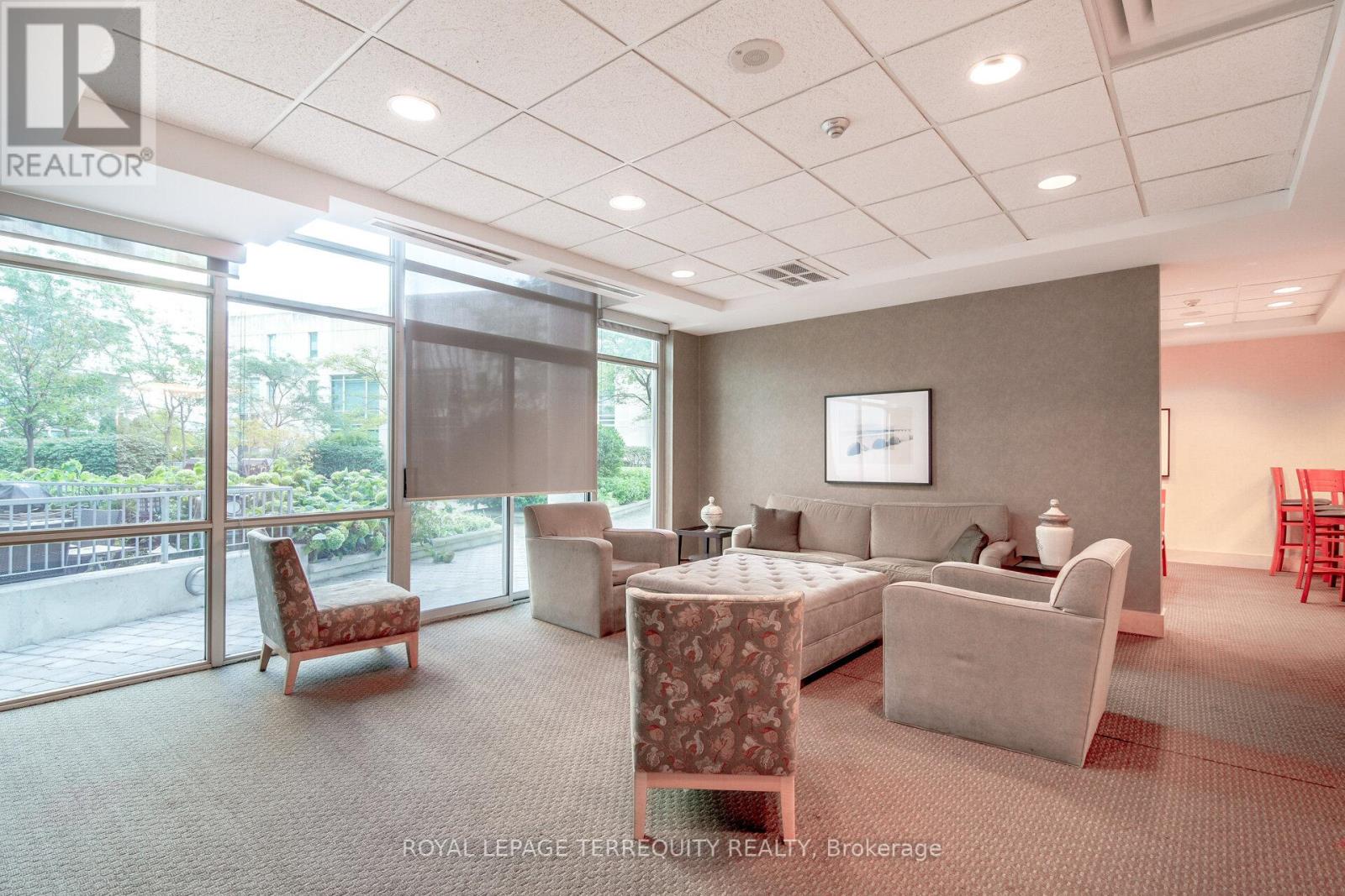 #911 5 MARINE PARADE DRIVE - 32
