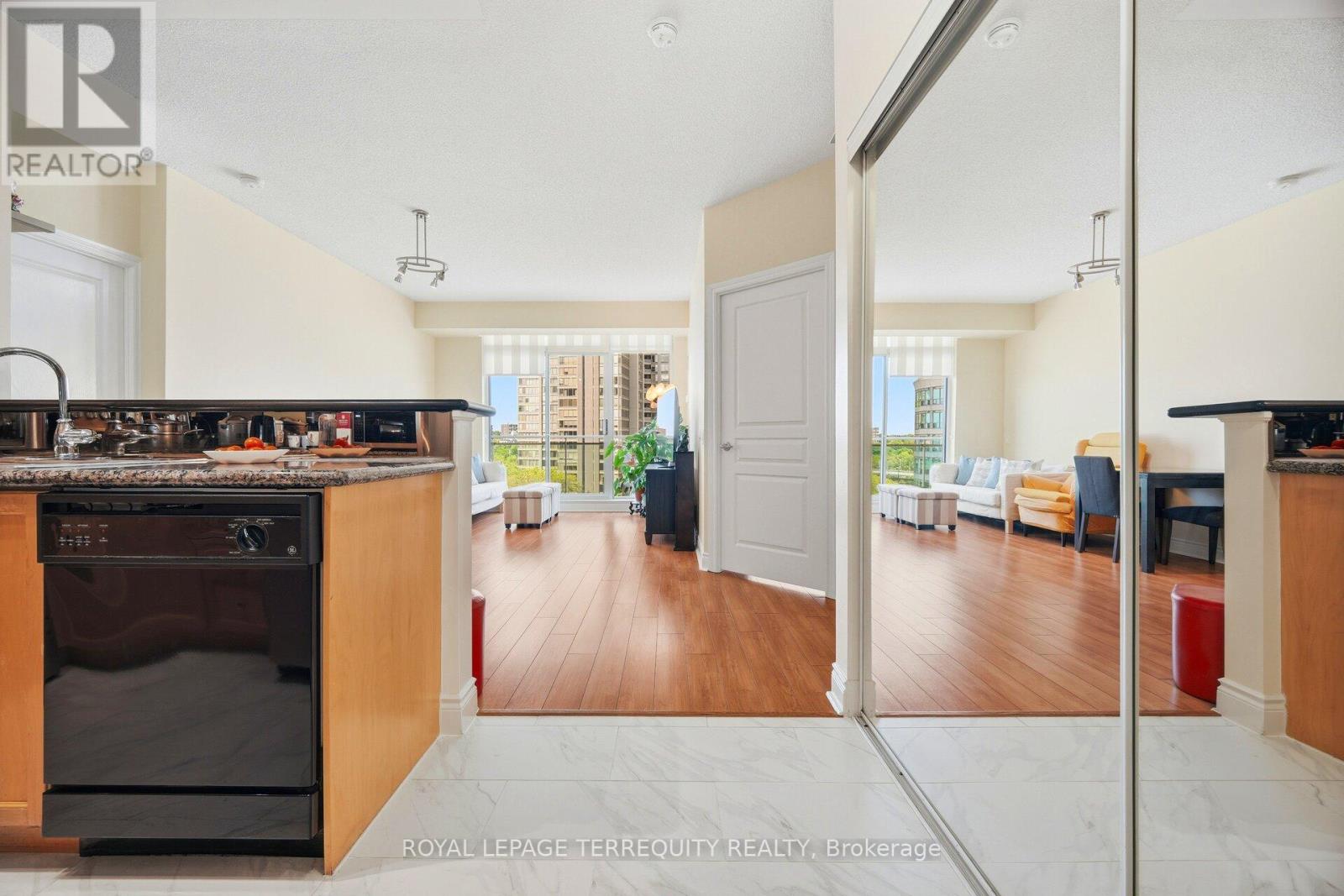 #911 5 MARINE PARADE DRIVE - 8