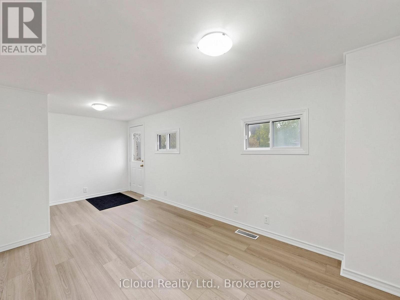 32 SEVENTEENTH STREET - 11