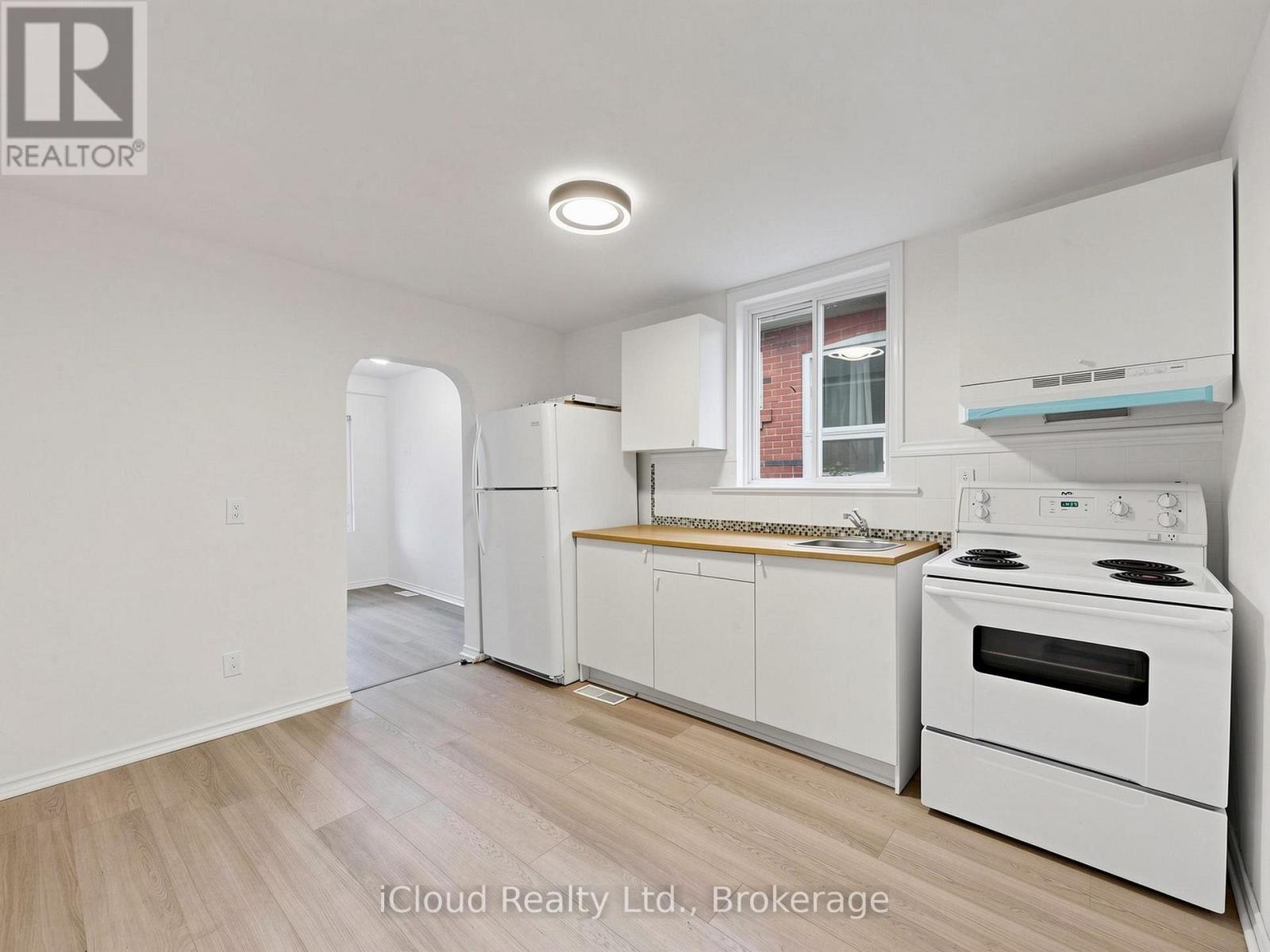 32 SEVENTEENTH STREET - 17