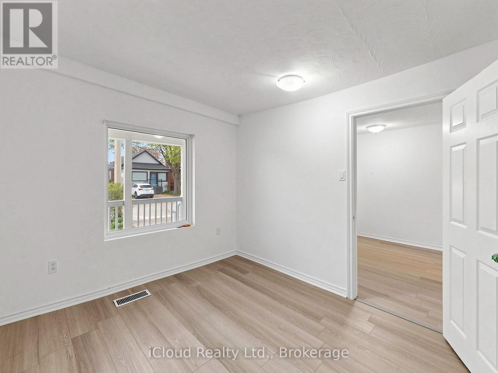 32 SEVENTEENTH STREET - 25