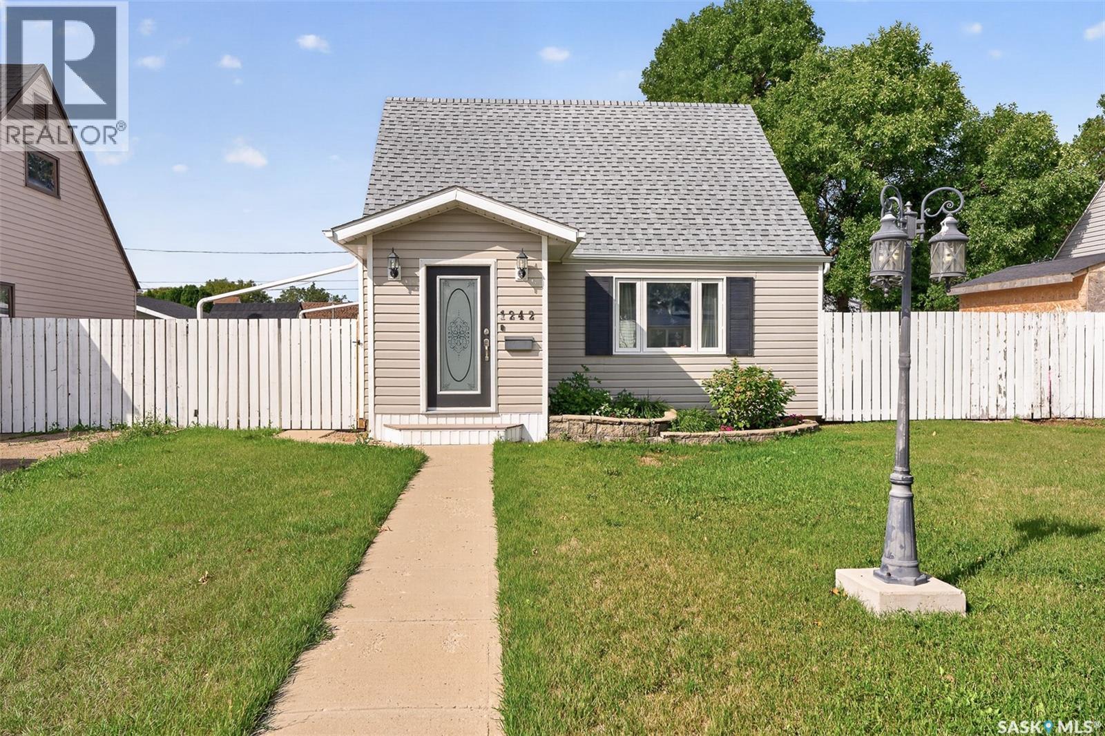 1242 4th AVENUE NE - Image 55