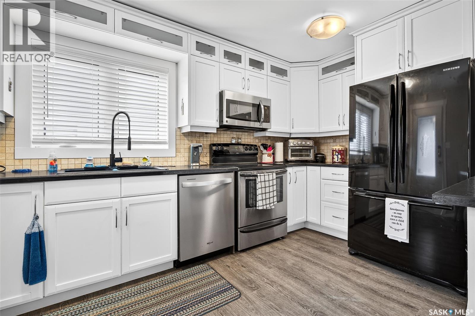 1242 4th AVENUE NE, Moose Jaw — photo 6