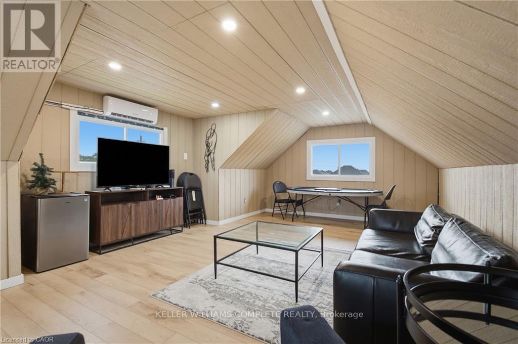 5196 ELM STREET - 21