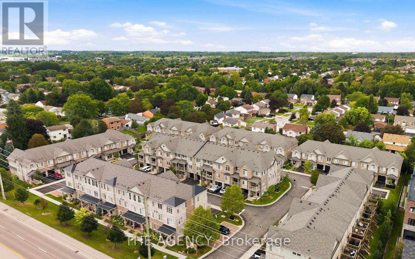 #19 215 DUNDAS STREET E - 31