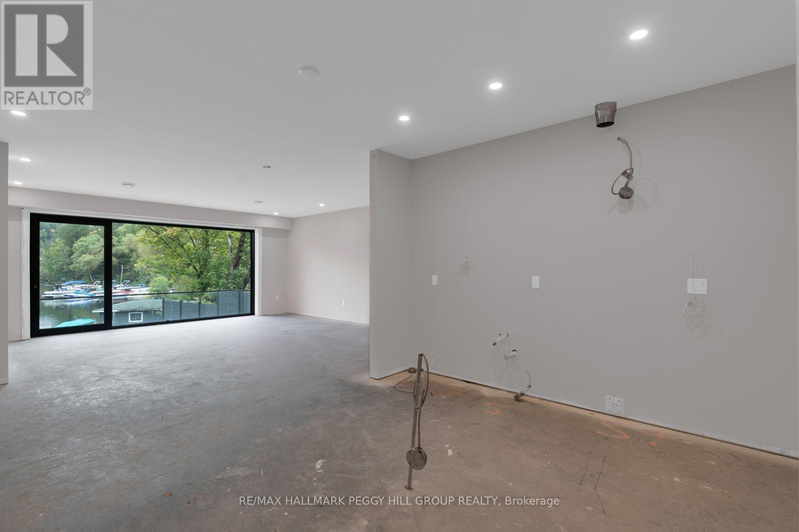 305 - 32 BRUNEL ROAD, Huntsville — photo 4