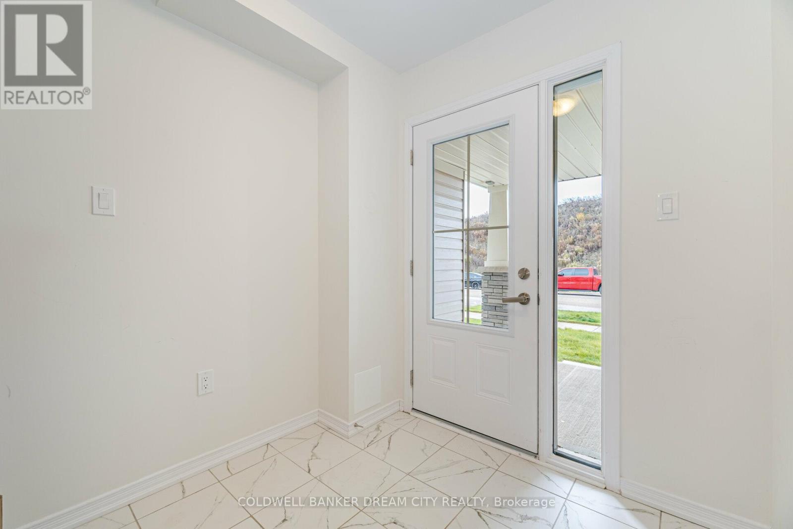 227 GILLESPIE DRIVE, Brantford — photo 3