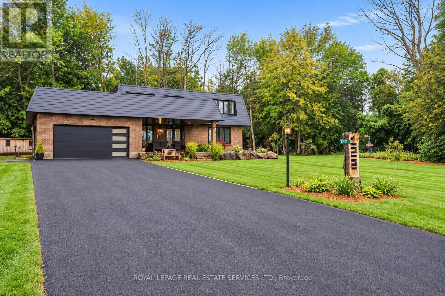122 ALGONQUIN DRIVE - 2