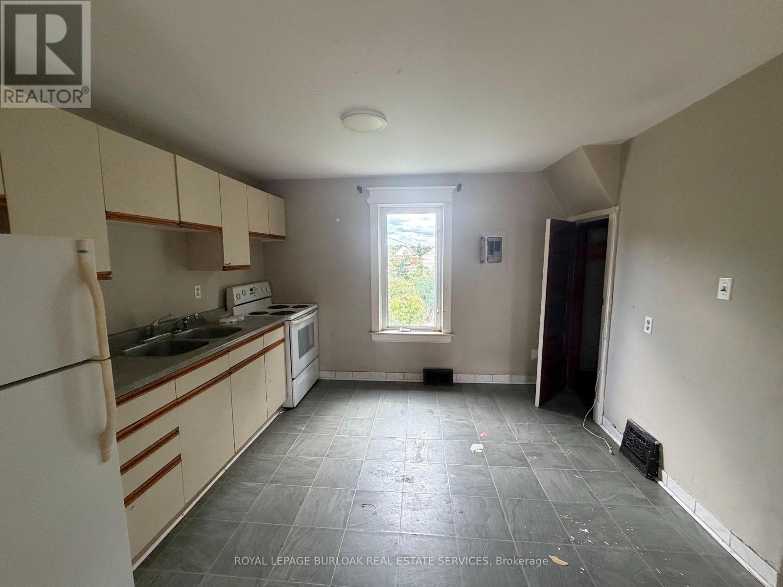 246 ST. JAMES STREET - 18