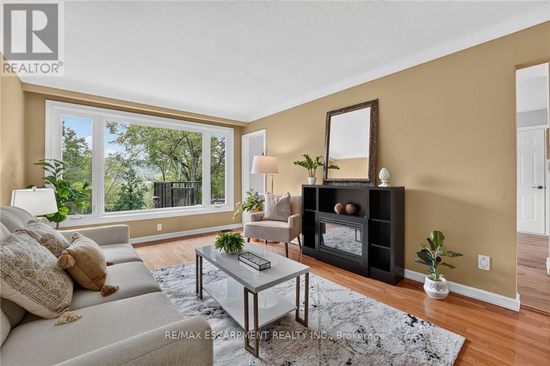16 ELK STREET - 10