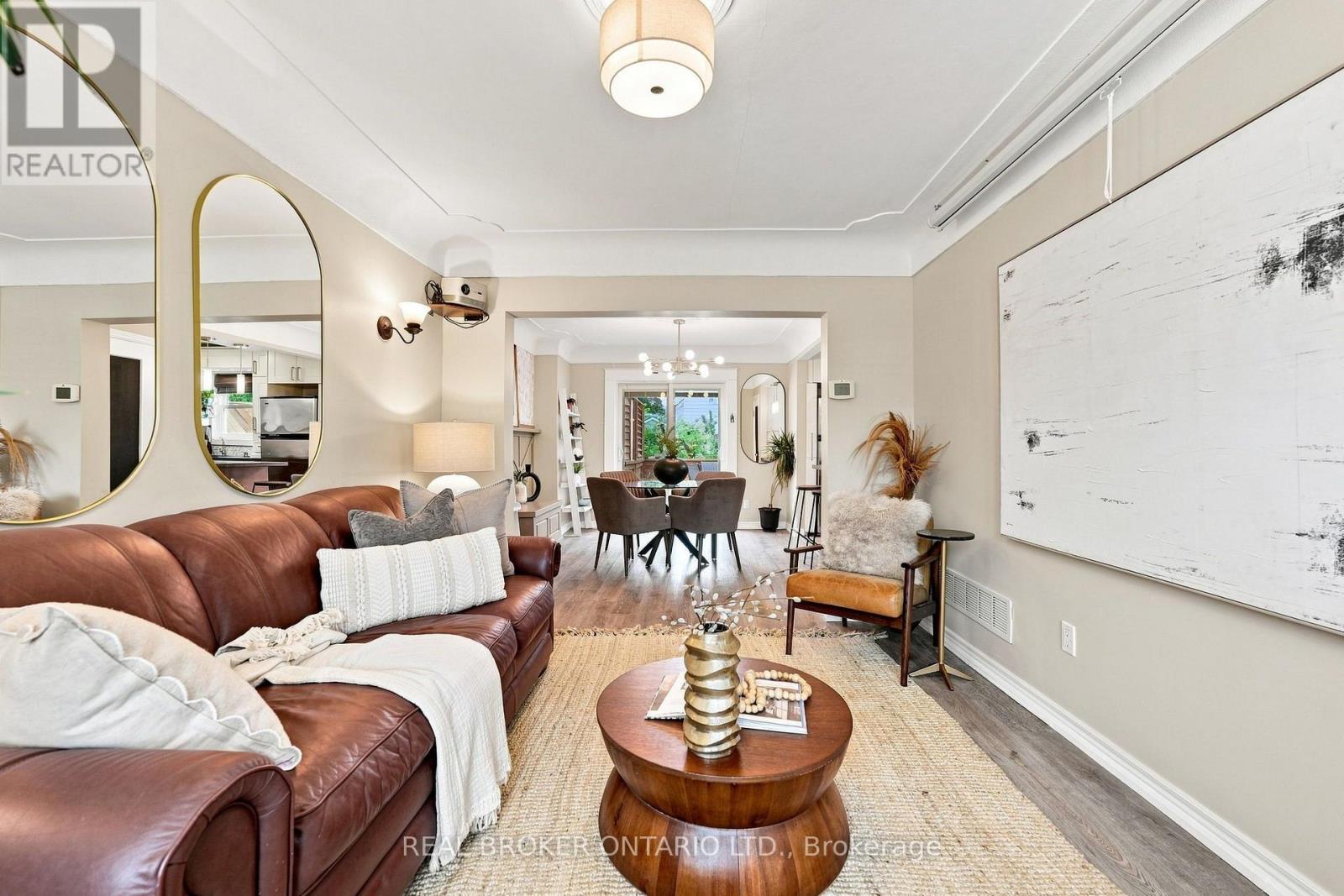 51 BARONS AVENUE N - 22