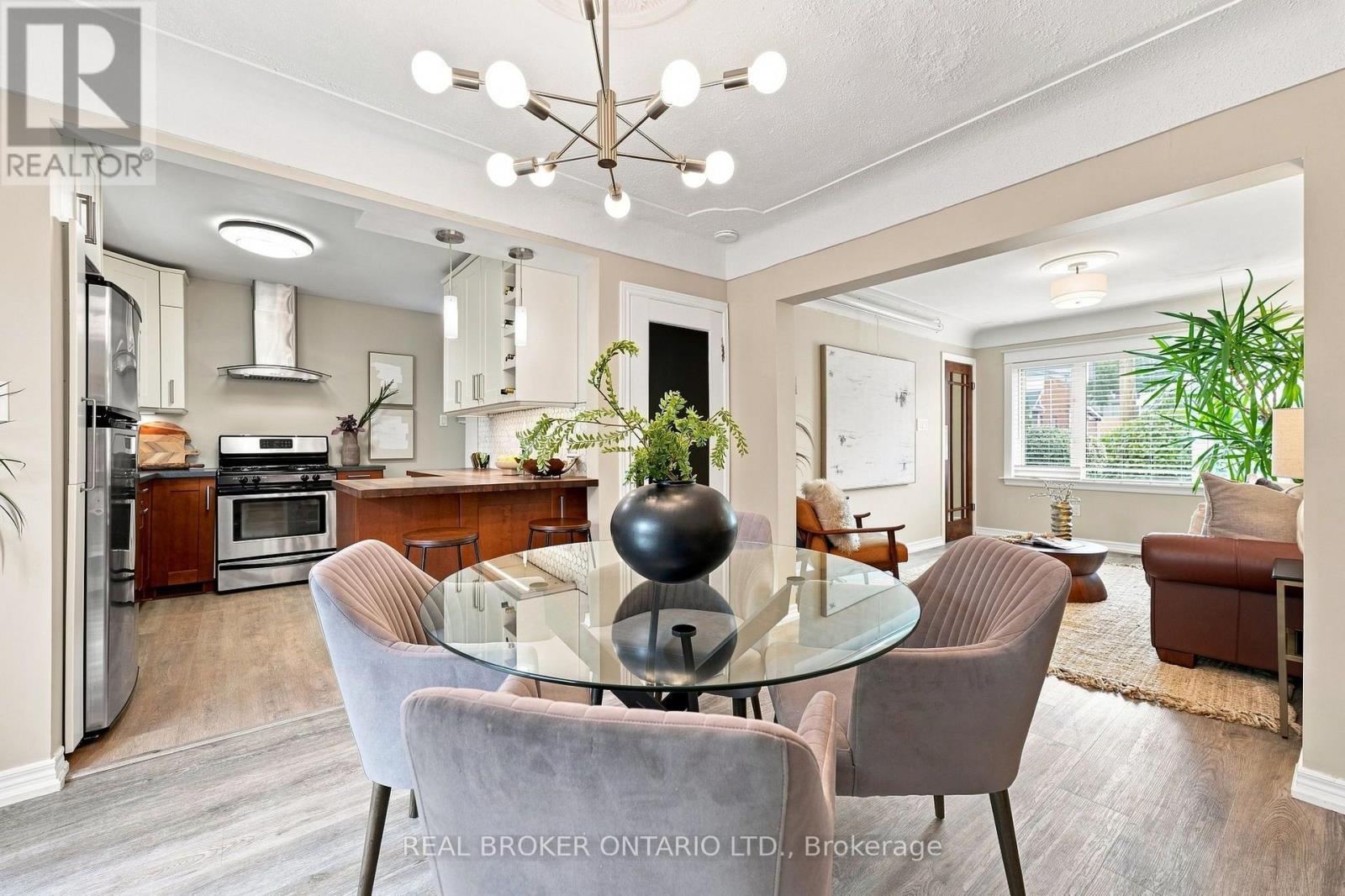 51 BARONS AVENUE N - 29