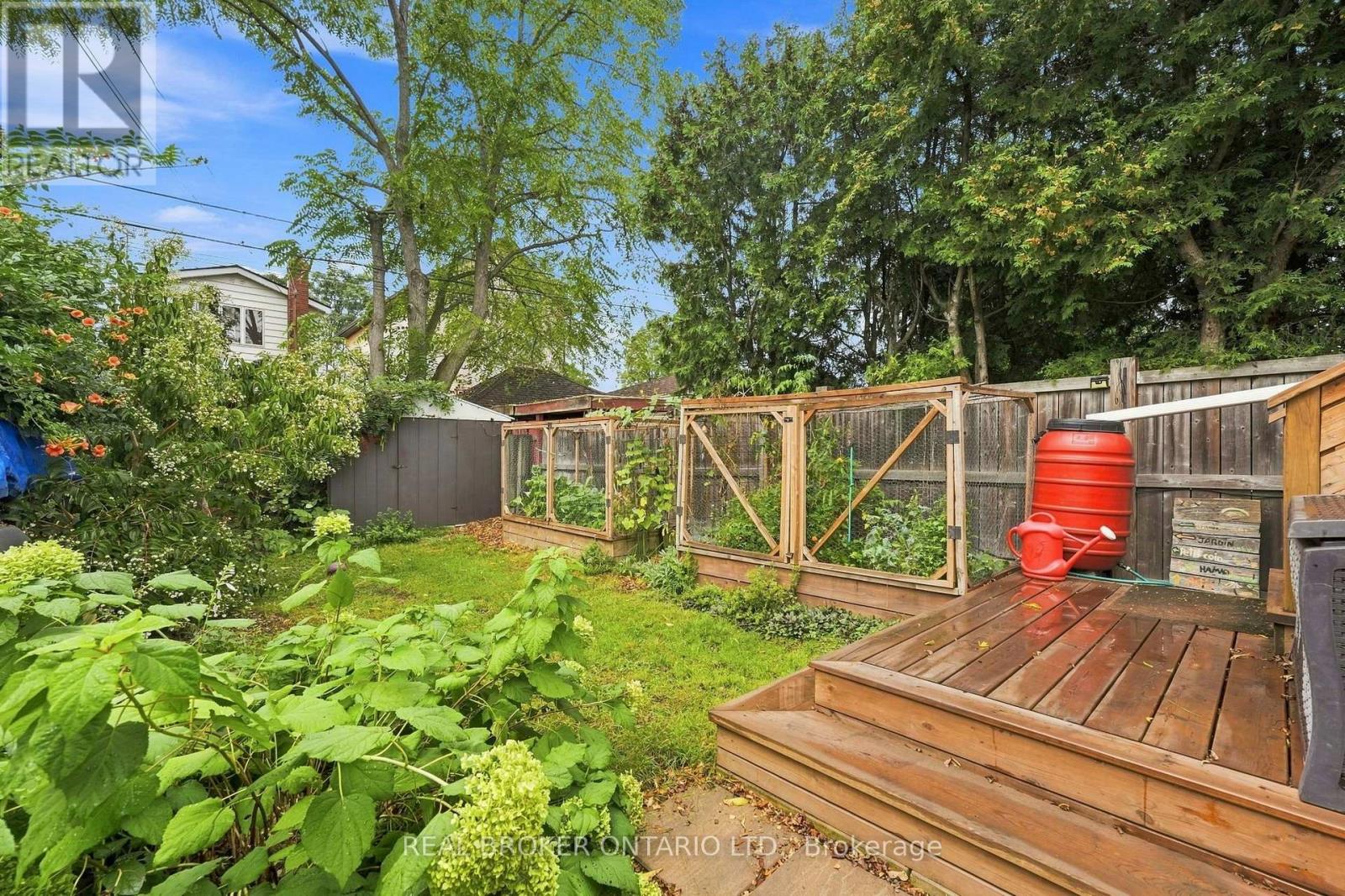 51 BARONS AVENUE N - 45
