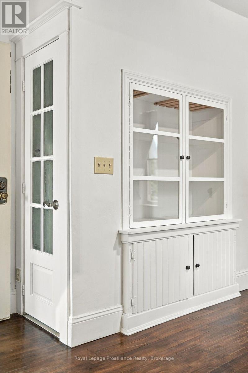 31 GROVE STREET - 17