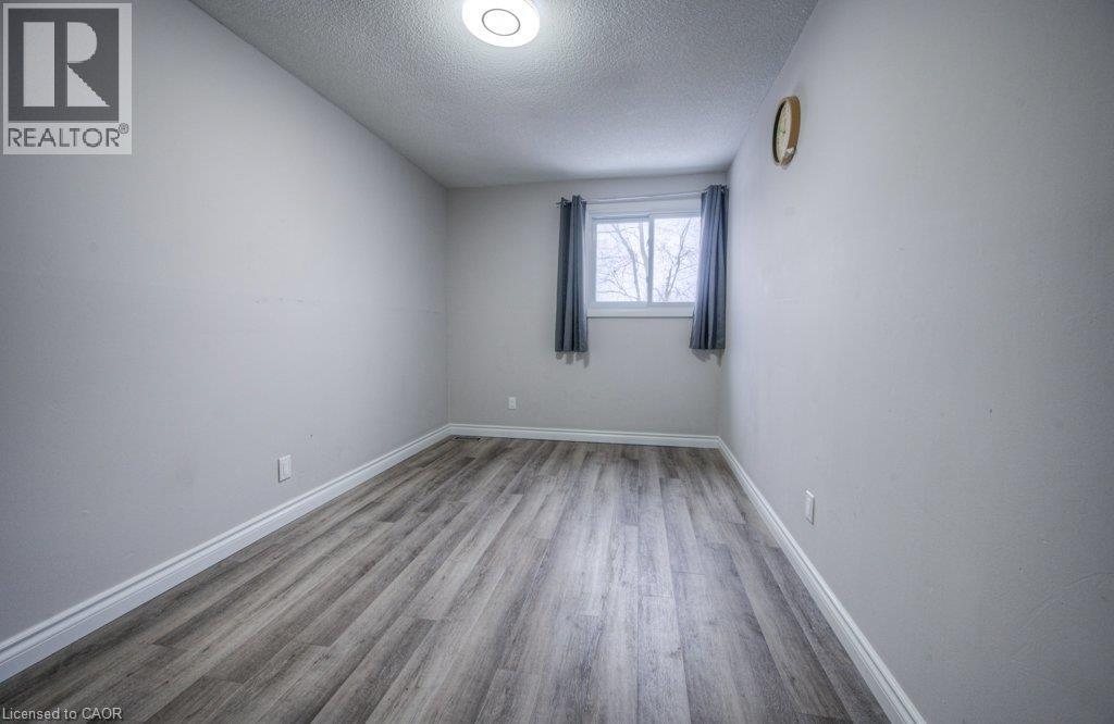 #15 149 ST CATHARINES Street - 25