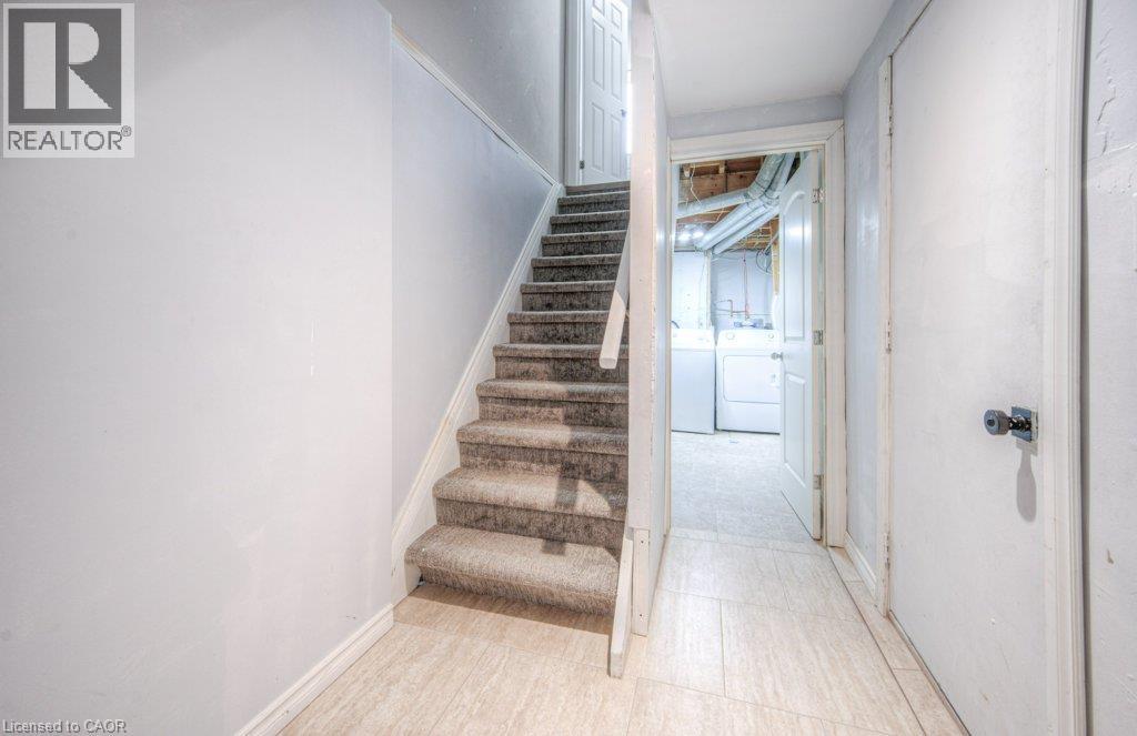 #15 149 ST CATHARINES Street - 28