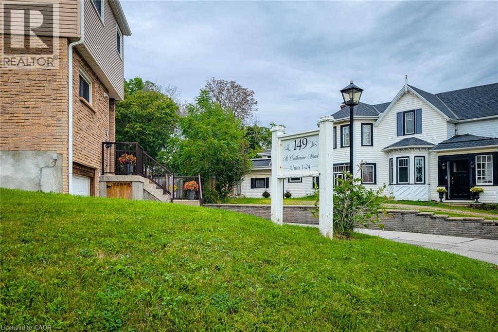 #15 149 ST CATHARINES Street - 4