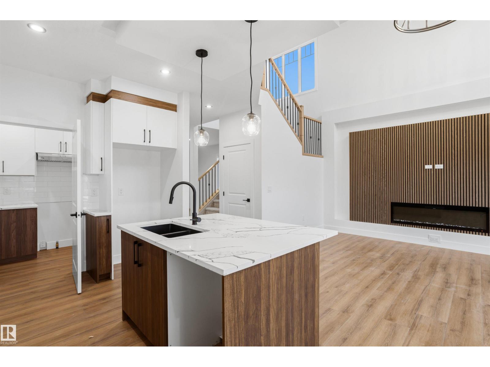 8425 223A ST NW - 14