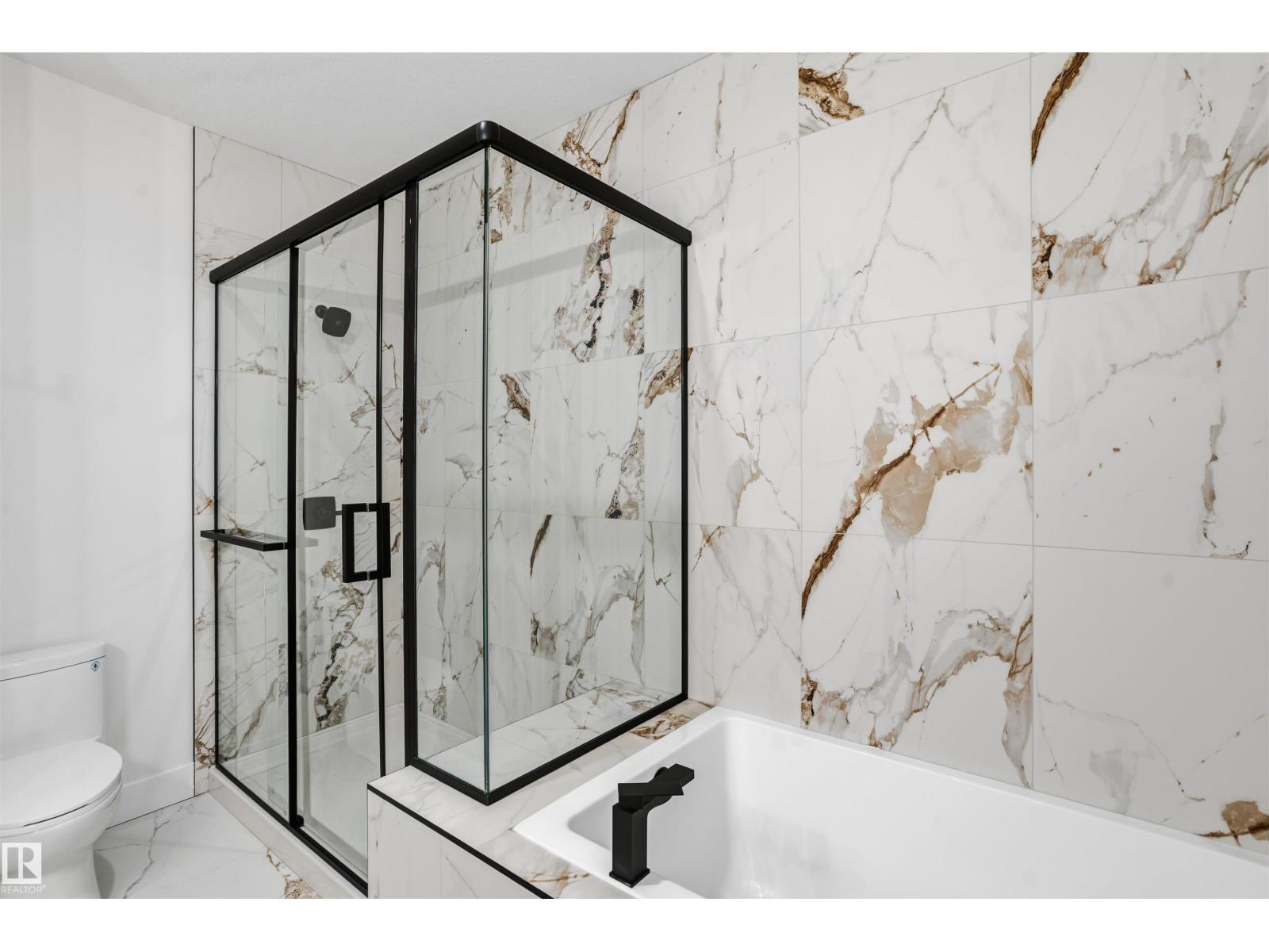 8425 223A ST NW - 37