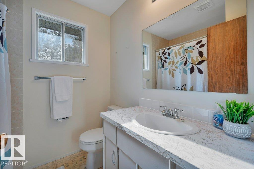 1 FOREST DR - 23