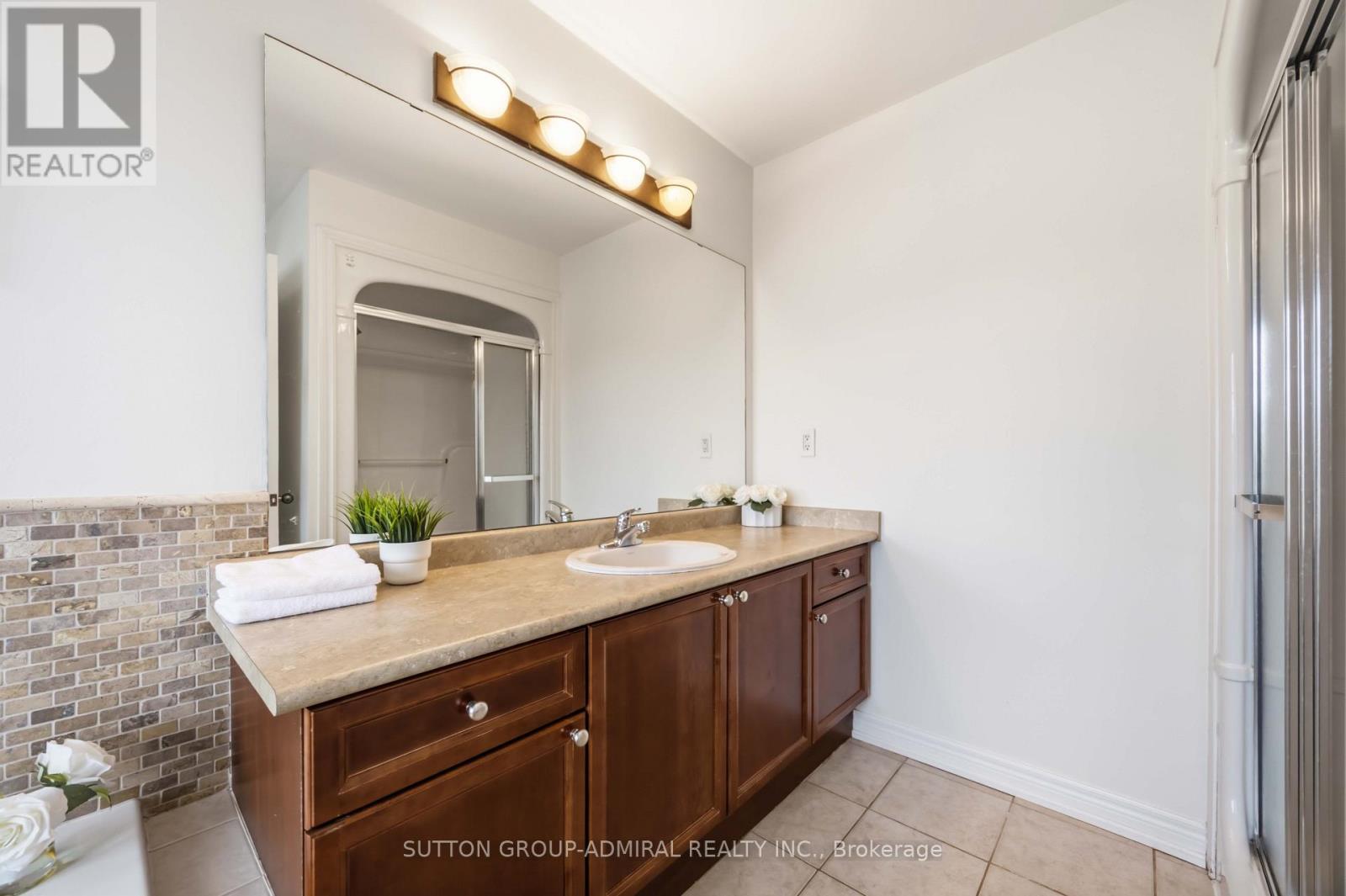 #4 71 PUCCINI DRIVE - 21