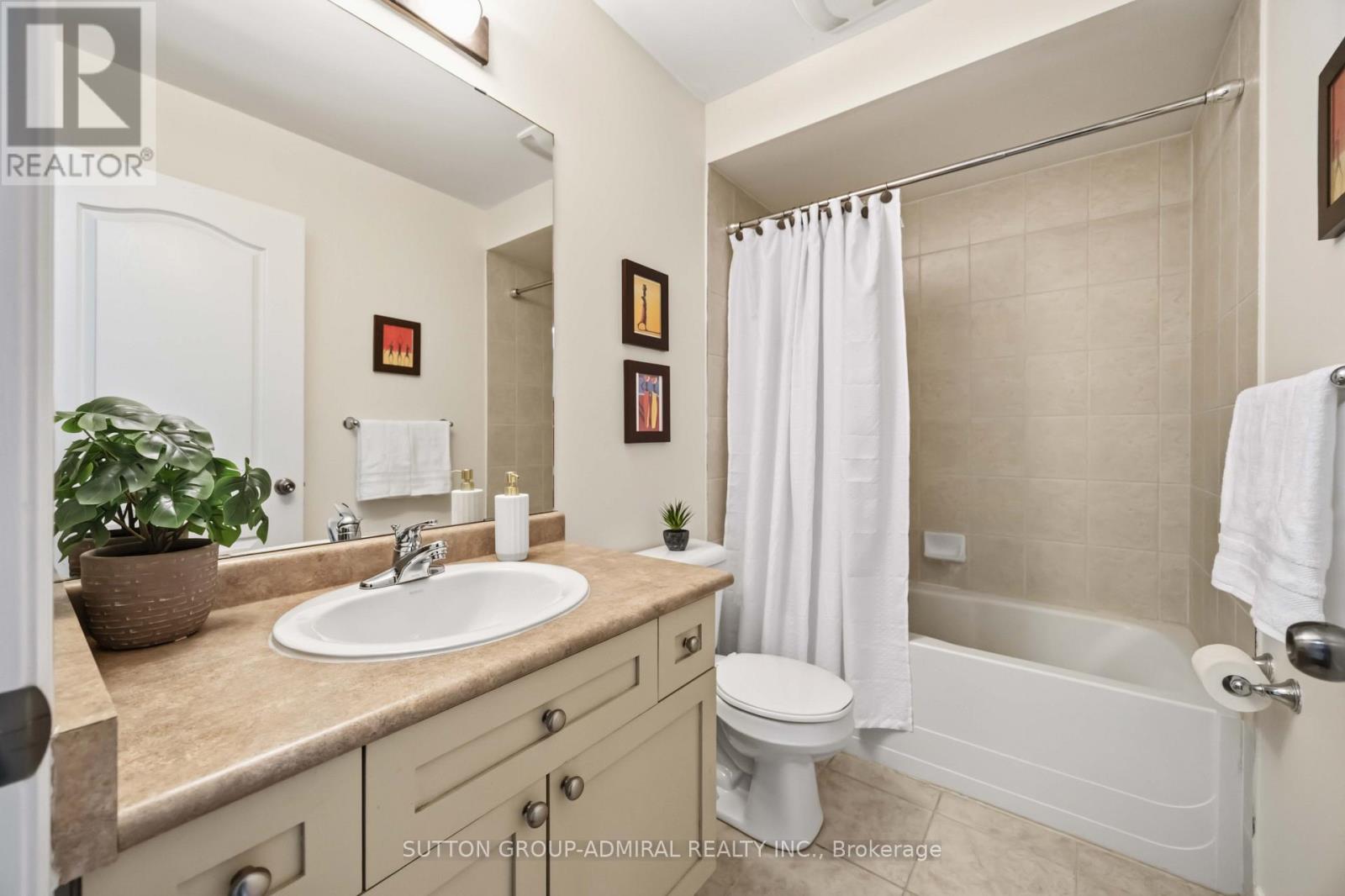 #4 71 PUCCINI DRIVE - 25