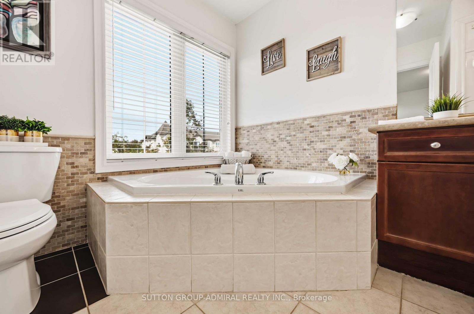 #4 71 PUCCINI DRIVE - 22