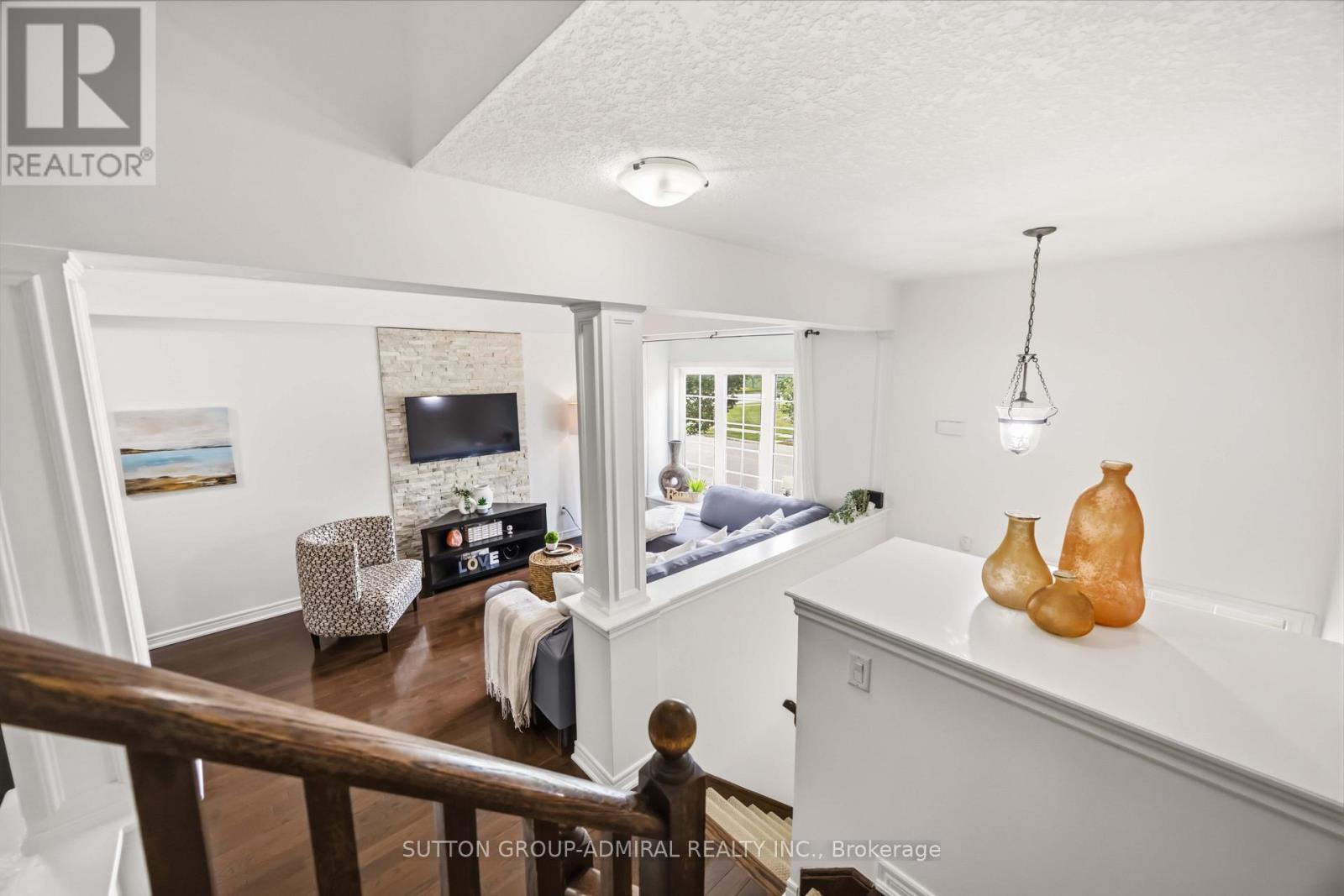 #4 71 PUCCINI DRIVE - 18