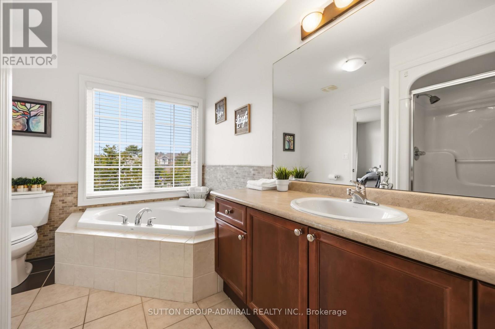 #4 71 PUCCINI DRIVE - 23