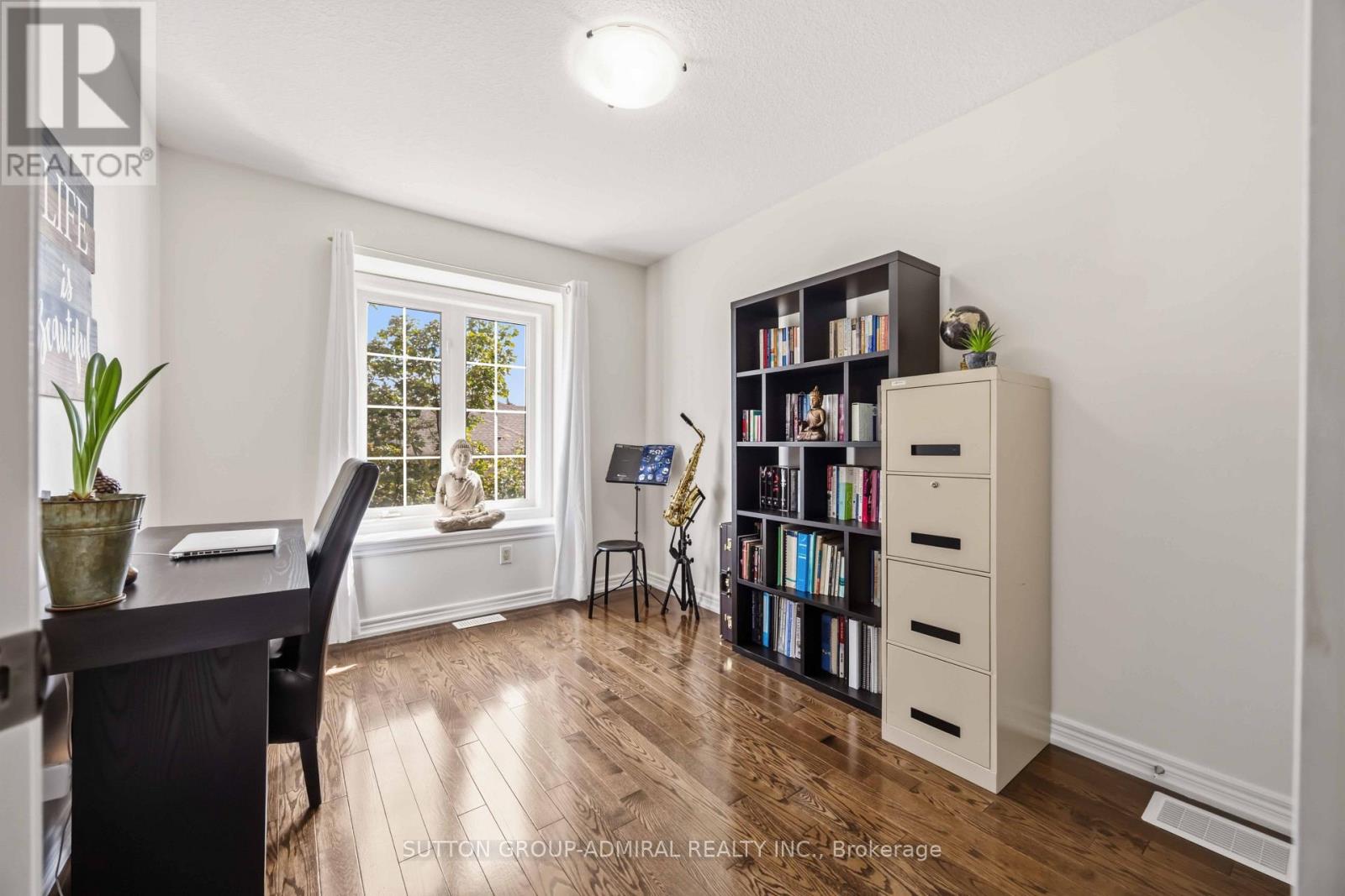 #4 71 PUCCINI DRIVE - 26
