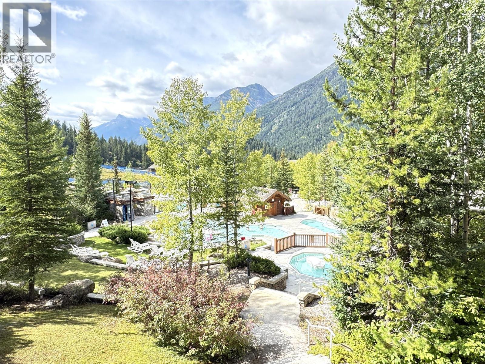 #211 2064 Summit Drive - 32