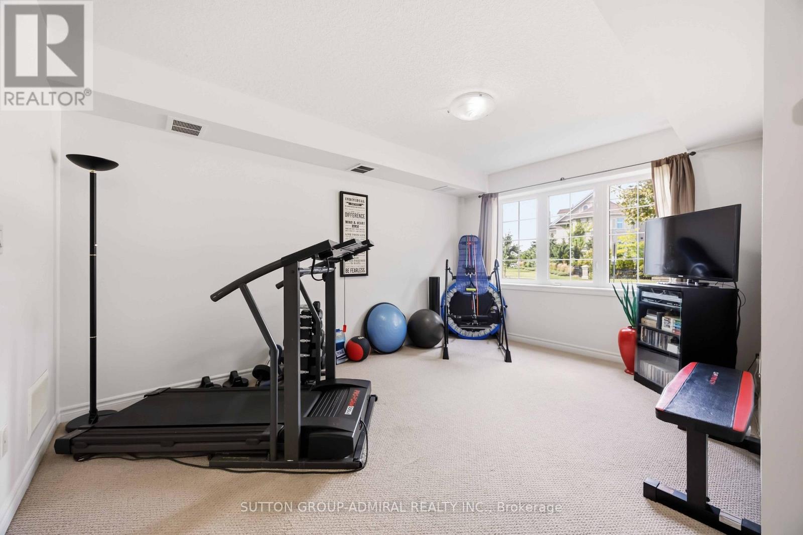 #4 71 PUCCINI DRIVE - 28